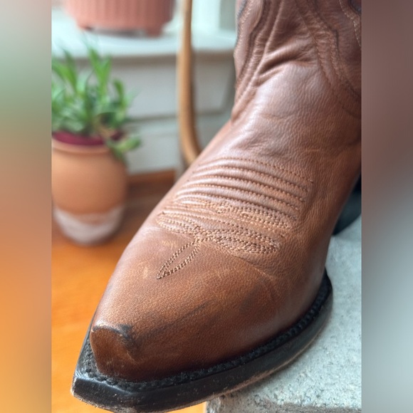 Cavender's leather snip toe boots, brown with light blue embroidery, Size 5 - Picture 8 of 10